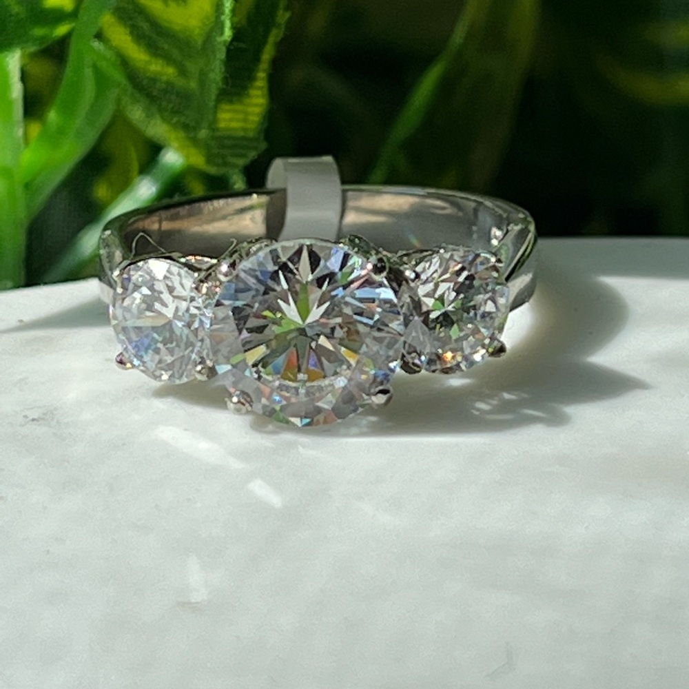 Stunning Diamond Engagement Ring aka “Past, Present & Future” Ring - Picture 1 of 6